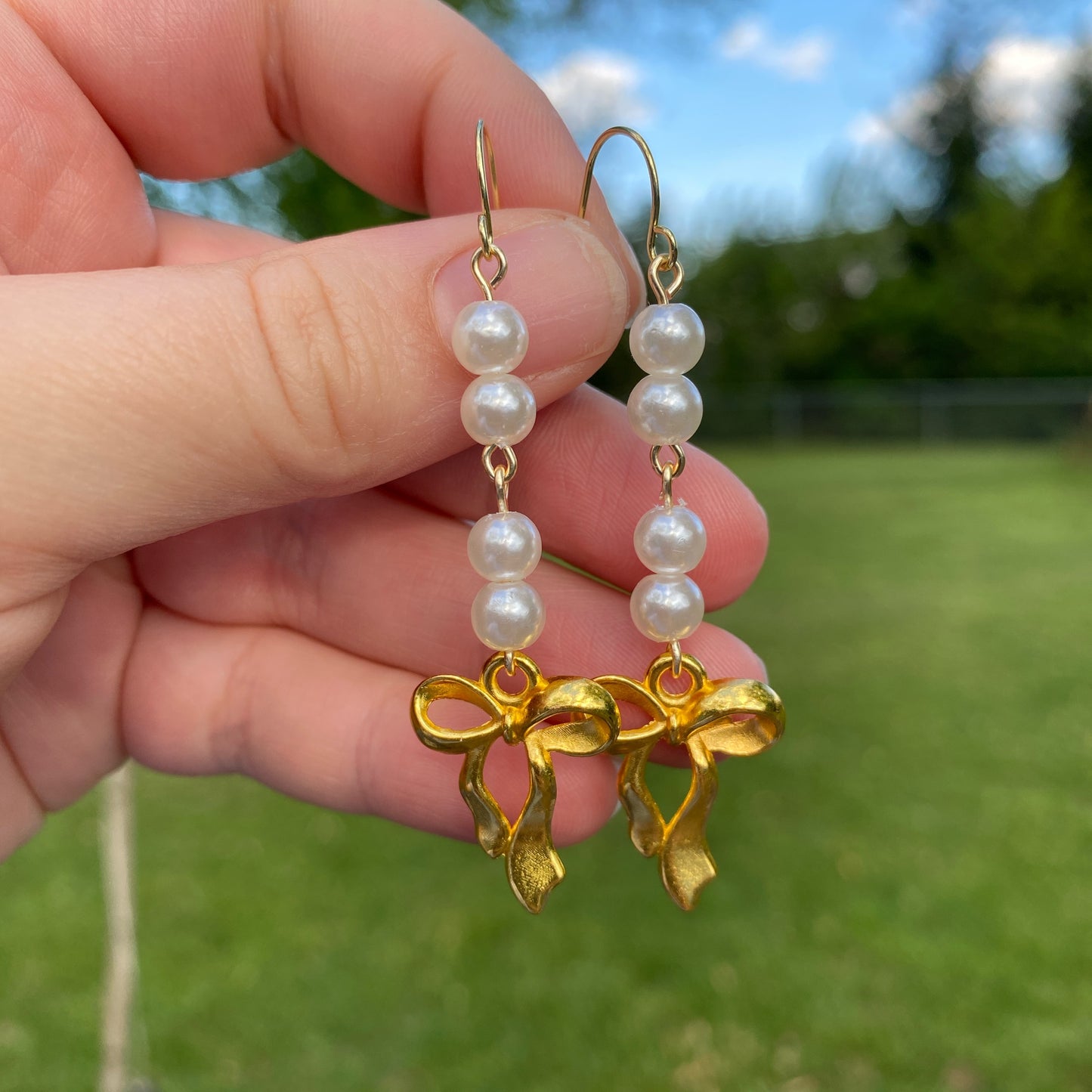 ✨🎀 pearly bow earrings🎀✨